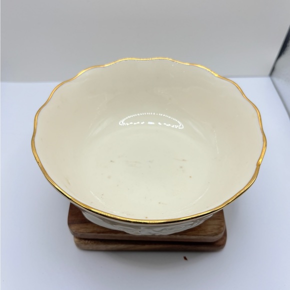 Lenox Ivory Bowl with Gold Trim - Picture 5 of 6